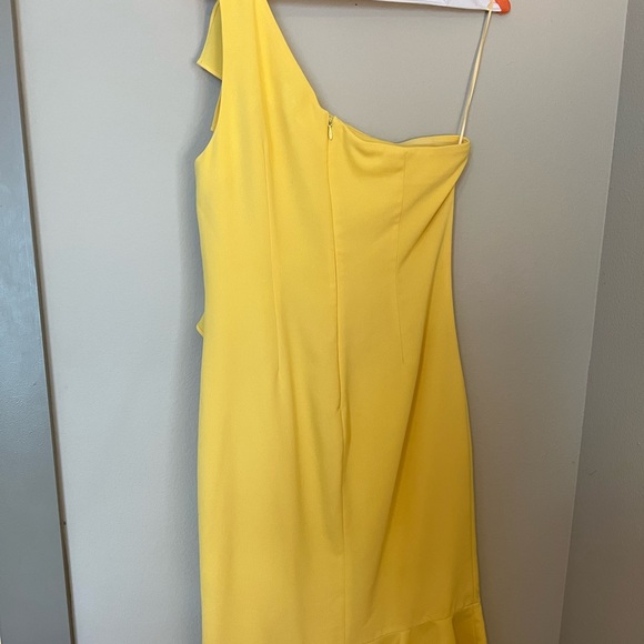LIKELY yellow one shoulder midi dress - Picture 2 of 5